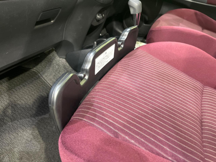 2015 Toyota Vitz DBA-NSP135 (UW-6a20ed475f408)[28]