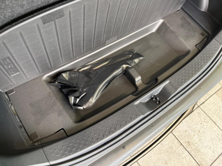 2016 Toyota Sienta DBA-NSP170G (UW-6a20ed4857e60)[17]