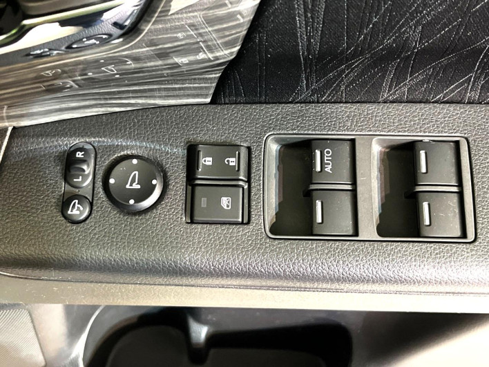 2015 Honda Odyssey DBA-RC1 (UW-6a20ed549180d)[10]