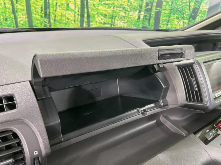 2012 Honda Step Wagon DBA-RK1 (UW-6a20ed57bf709)[27]