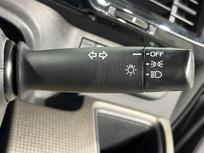 2015 Honda Step Wagon DBA-RP1 (UW-6a20ed59cabd8)[16]