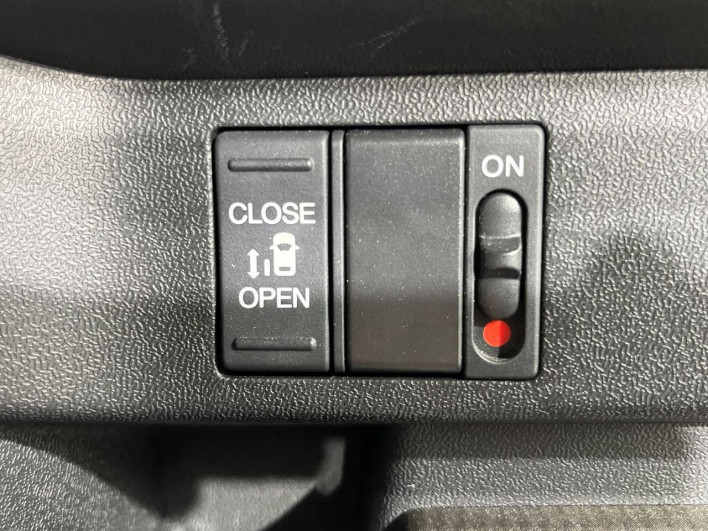 2015 Honda Step Wagon DBA-RP1 (UW-6a20ed59cabd8)[13]