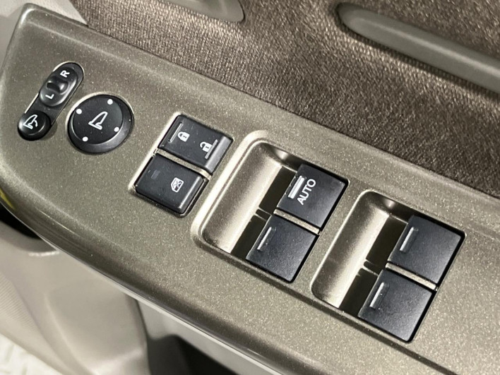 2015 Honda Step Wagon DBA-RP1 (UW-6a20ed59cabd8)[8]