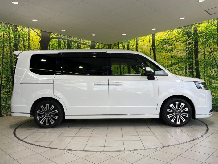 2023 Honda Step Wagon 6AA-RP8 (UW-6a20ed5cd7e5d)[14]