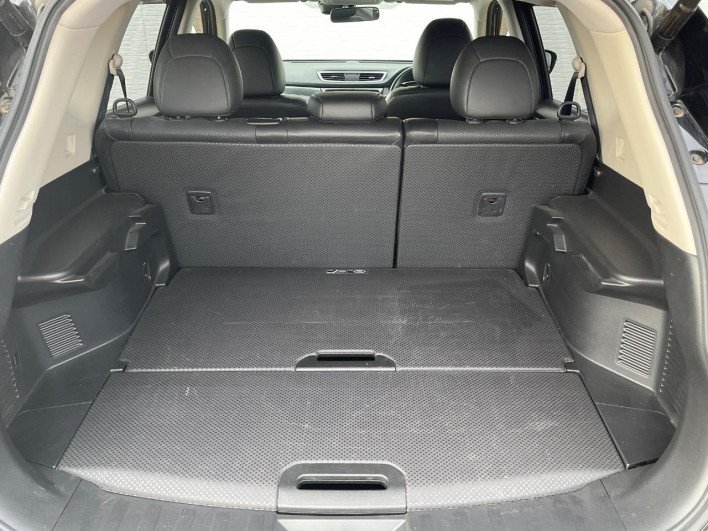 2016 Nissan X-Trail DBA-T32 (UW-6a20ed77b37eb)[27]