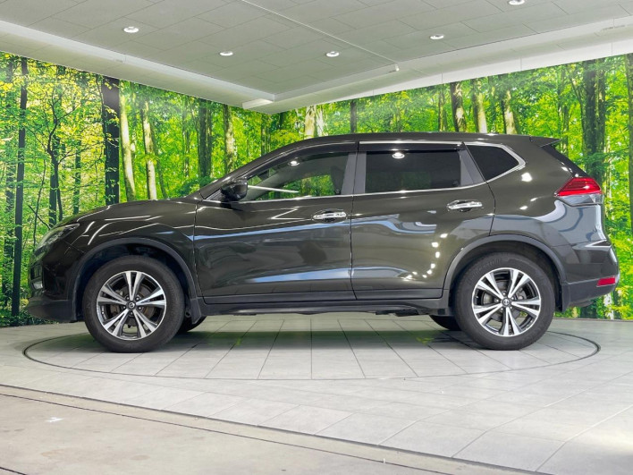 2017 Nissan X-Trail DBA-T32 (UW-6a20ed77eec6f)[5]