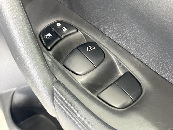2017 Nissan X-Trail DBA-T32 (UW-6a20ed77eec6f)[27]