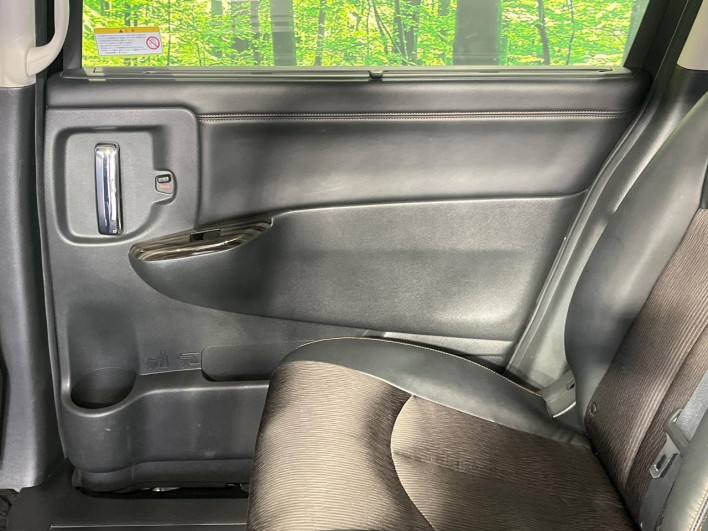 2019 Nissan Elgrand DBA-TE52 (UW-6a20ed7d86e5e)[19]