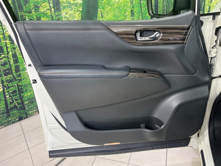 2019 Nissan Elgrand DBA-TE52 (UW-6a20ed7d86e5e)[20]