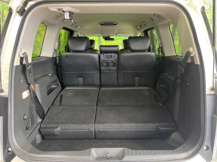 2019 Nissan Elgrand DBA-TE52 (UW-6a20ed7d86e5e)[28]