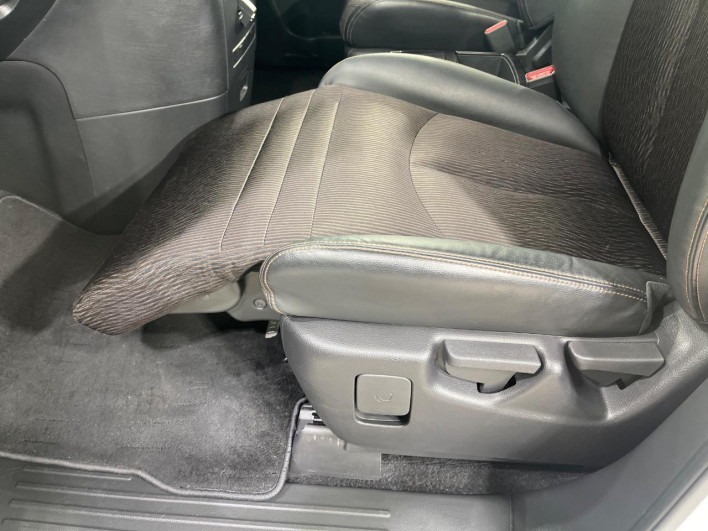 2019 Nissan Elgrand DBA-TE52 (UW-6a20ed7d86e5e)[21]