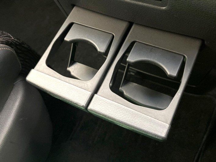 2019 Nissan Elgrand DBA-TE52 (UW-6a20ed7d8ba8e)[28]