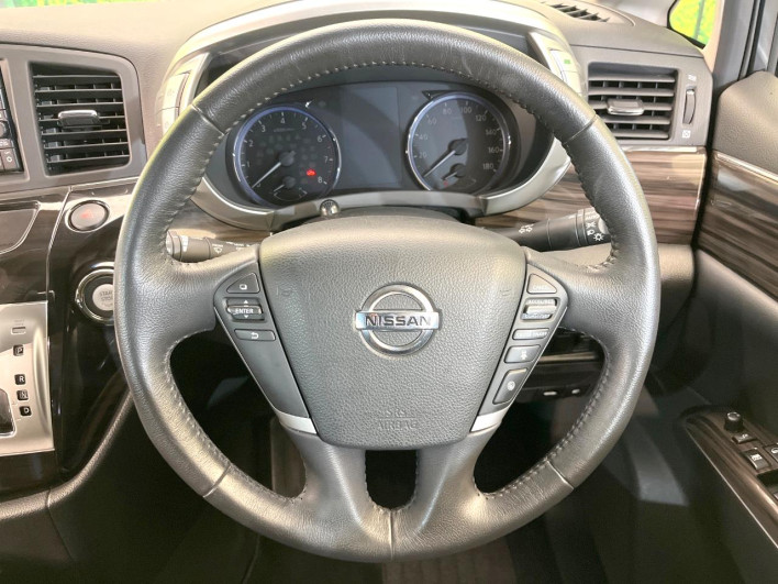 2019 Nissan Elgrand DBA-TE52 (UW-6a20ed7d8ba8e)[14]