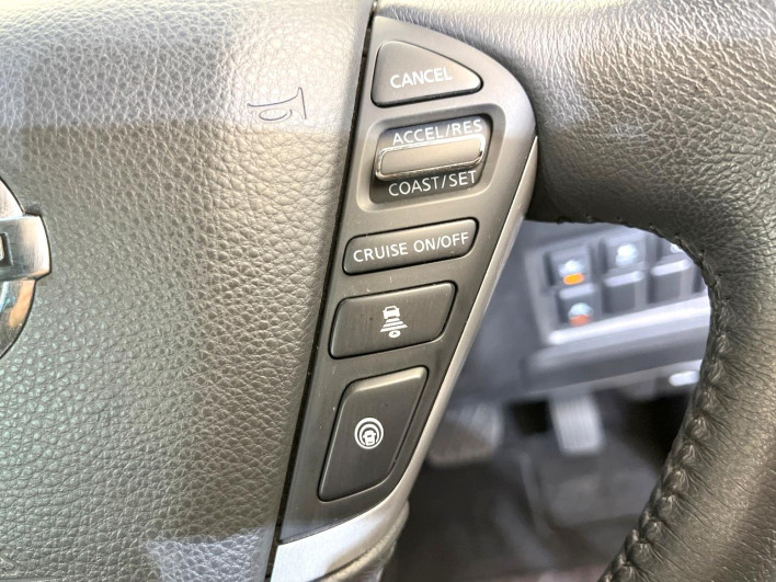 2019 Nissan Elgrand DBA-TE52 (UW-6a20ed7d8ba8e)[20]