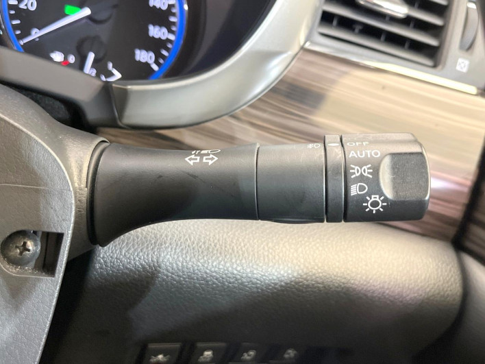 2019 Nissan Elgrand DBA-TE52 (UW-6a20ed7d8ba8e)[24]