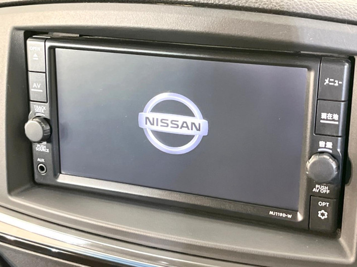 2019 Nissan Elgrand DBA-TE52 (UW-6a20ed7d8ba8e)[18]