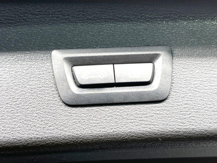 2019 BMW X1 LDA-HT20 (UW-6a20ed9416088)[17]