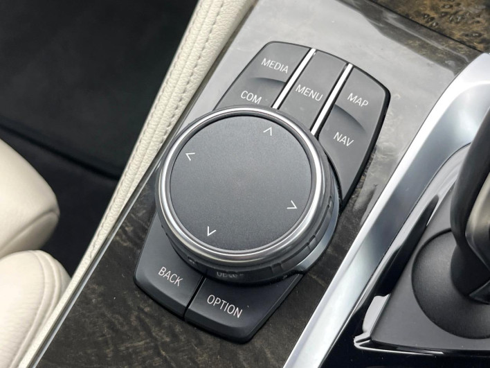 2018 BMW 5 Series DBA-JA20 (UW-6a20ed9465d1a)[28]