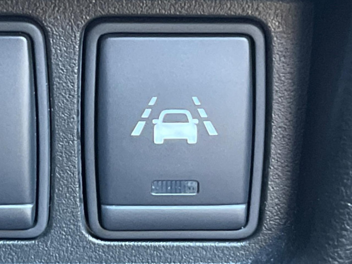 2015 Nissan JUKE DBA-YF15 (UW-6a20ed9e2e9af)[26]