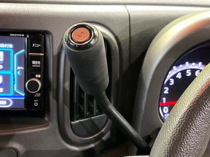 2017 Nissan Cube DBA-Z12 (UW-6a20eda0d9fbf)[28]