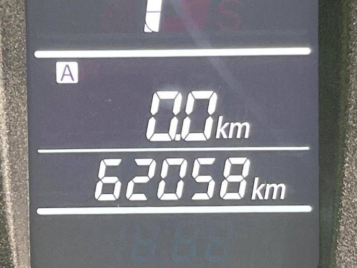 2013 Suzuki Swift DBA-ZC72S (UW-6a20eda2c854d)[2]