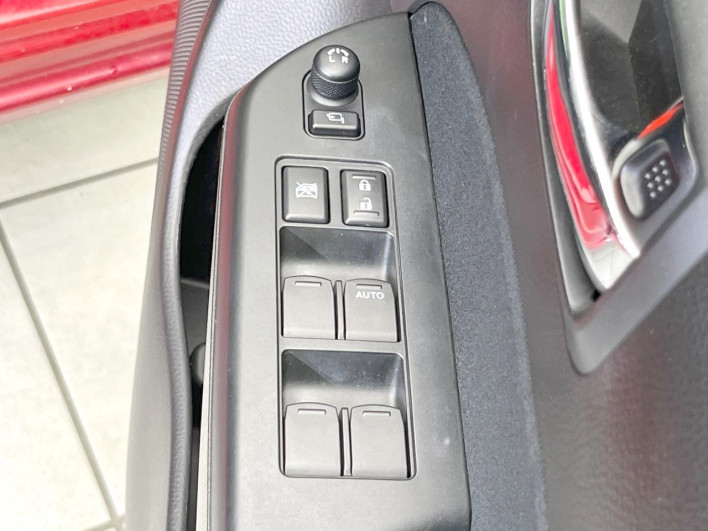 2013 Suzuki Swift DBA-ZC72S (UW-6a20eda2c854d)[29]