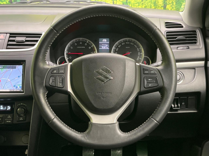 2014 Suzuki Swift DBA-ZC72S (UW-6a20eda30da10)[26]