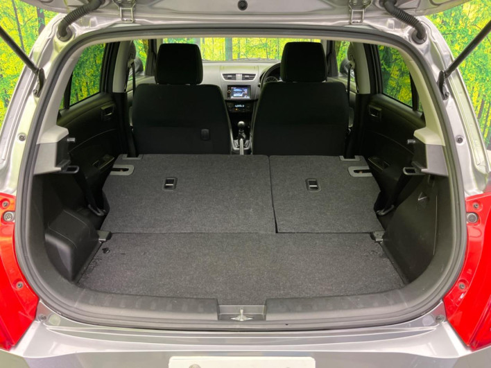 2014 Suzuki Swift DBA-ZC72S (UW-6a20eda30da10)[12]