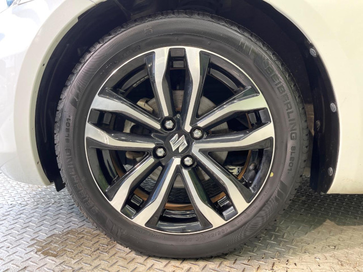 2015 Suzuki Swift DBA-ZC72S (UW-6a20eda3b8f55)[20]