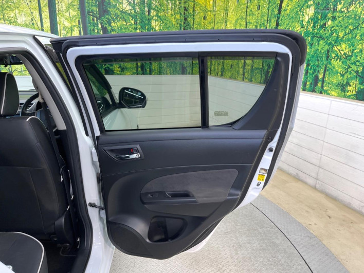 2015 Suzuki Swift DBA-ZC72S (UW-6a20eda3b8f55)[29]