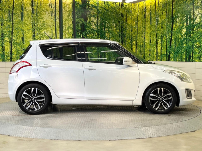2015 Suzuki Swift DBA-ZC72S (UW-6a20eda3b8f55)[24]