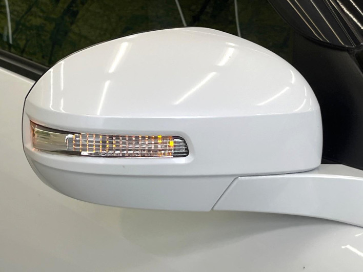 2015 Suzuki Swift DBA-ZC72S (UW-6a20eda3b8f55)[15]