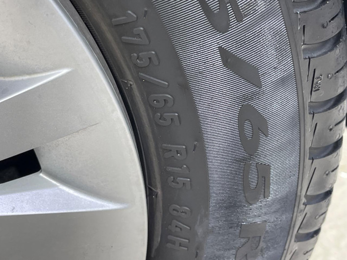 2015 Suzuki Swift DBA-ZC72S (UW-6a20eda46d97f)[7]