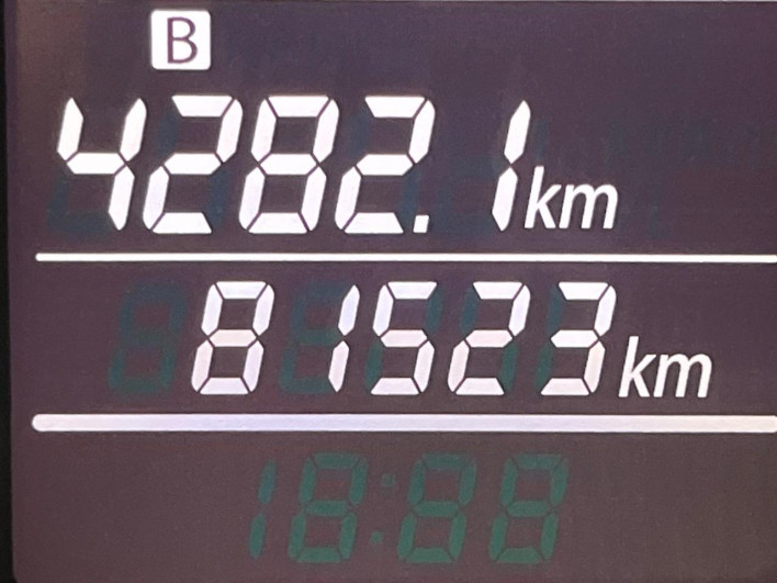 2015 Suzuki Swift DBA-ZC72S (UW-6a20eda46d97f)[2]