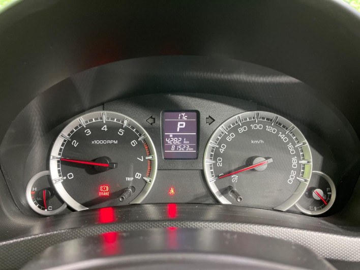 2015 Suzuki Swift DBA-ZC72S (UW-6a20eda46d97f)[18]