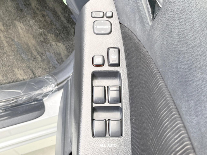 2011 Toyota Isis DBA-ZGM10W (UW-6a20eda67e384)[29]