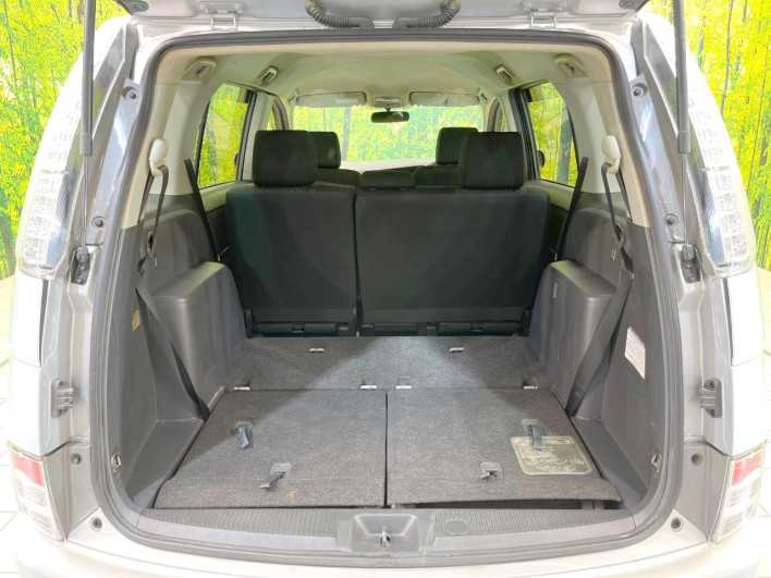 2011 Toyota Isis DBA-ZGM10W (UW-6a20eda67e384)[25]
