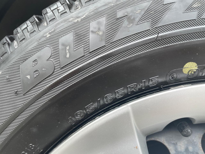 2011 Toyota Isis DBA-ZGM10G (UW-6a20eda68203b)[14]