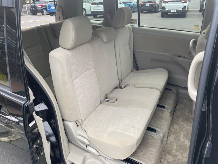 2011 Toyota Isis DBA-ZGM10G (UW-6a20eda68203b)[23]