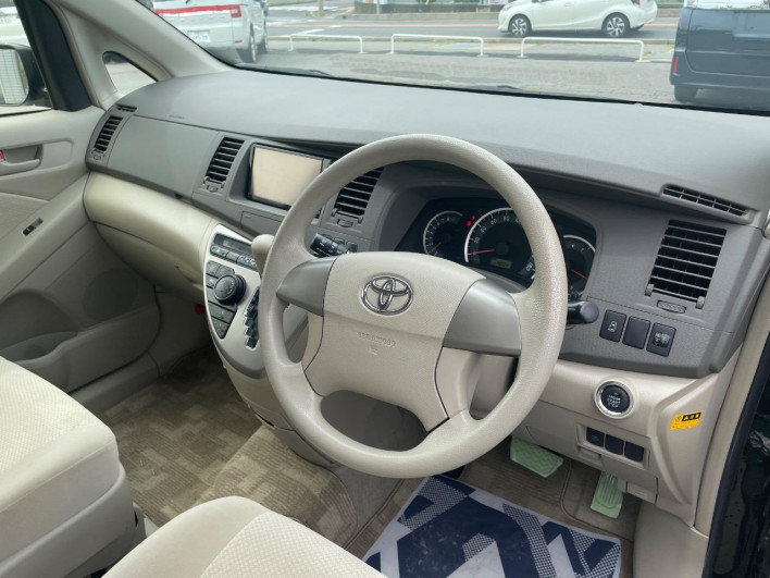 2011 Toyota Isis DBA-ZGM10G (UW-6a20eda68203b)[21]