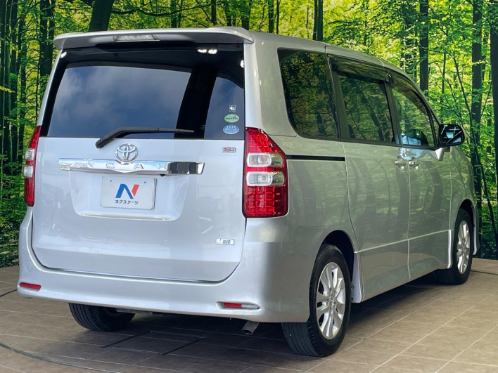 2013 Toyota Noah DBA-ZRR70W (UW-6a20eda825911)[9]