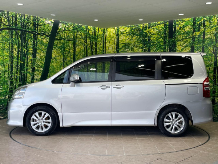 2013 Toyota Noah DBA-ZRR70W (UW-6a20eda825911)[6]