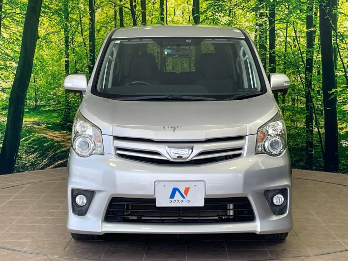 2013 Toyota Noah DBA-ZRR70W (UW-6a20eda825911)[4]