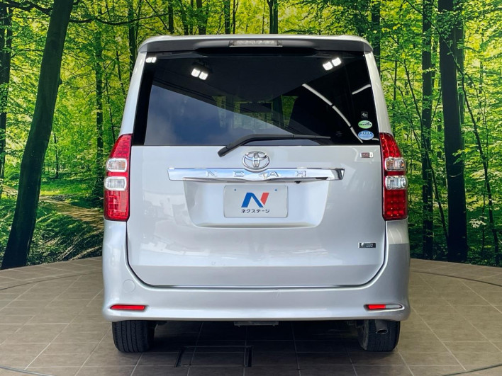 2013 Toyota Noah DBA-ZRR70W (UW-6a20eda825911)[8]