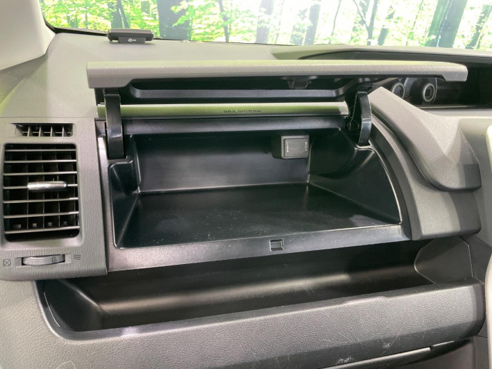 2013 Toyota Noah DBA-ZRR70W (UW-6a20eda825911)[25]