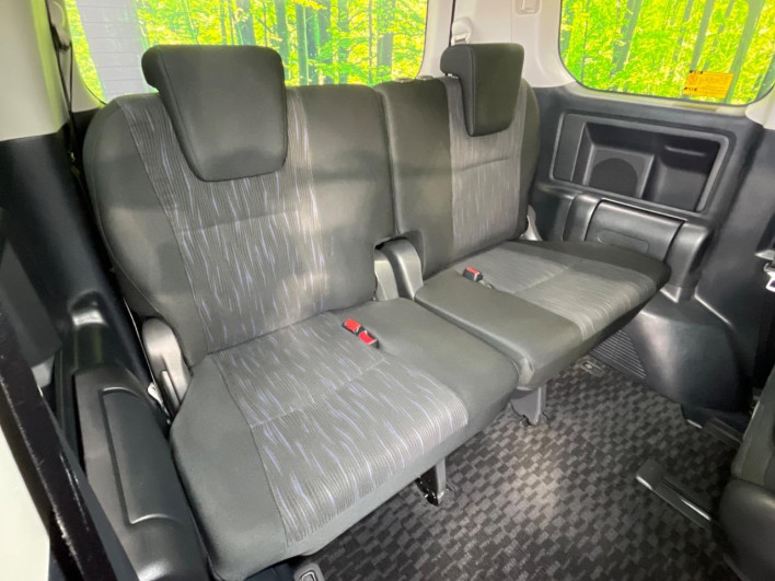 2013 Toyota Noah DBA-ZRR70W (UW-6a20eda825911)[23]