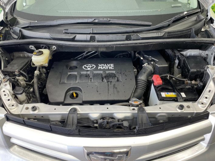 2013 Toyota Noah DBA-ZRR70W (UW-6a20eda825911)[18]