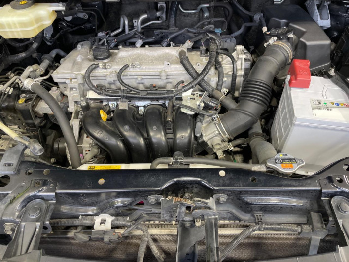 2014 Toyota Voxy DBA-ZRR80W (UW-6a20eda86e4c1)[4]