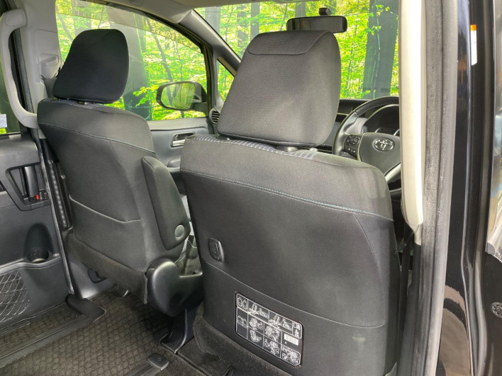 2014 Toyota Voxy DBA-ZRR80W (UW-6a20eda86e4c1)[22]