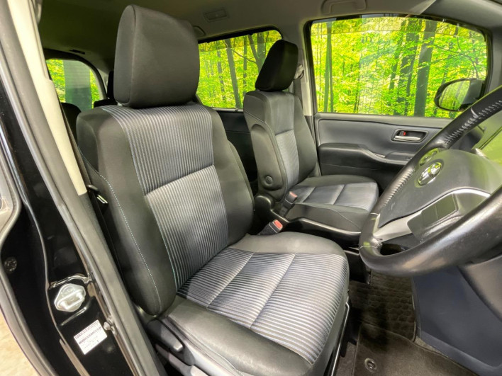 2014 Toyota Voxy DBA-ZRR80W (UW-6a20eda86e4c1)[21]